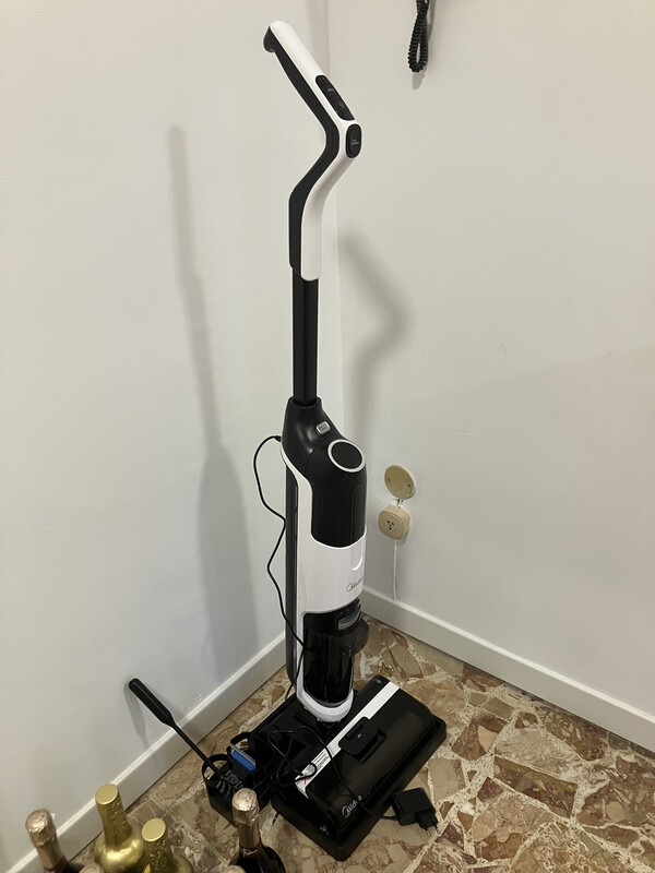 Wet and dry vacuum cleaner