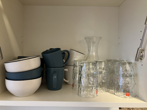 Bowls and big coffee cups